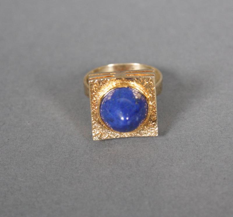 Los-Nr.: 83  Damenring mit Lapislazuli, 14 Karat Gelbgold Ausruf: 150,00 €