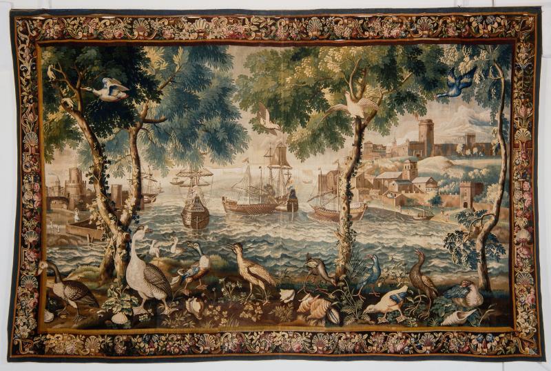 Tapisserie mit Küstenlandschaft, Schiffen und Seevögeln Frankreich, 18. Jahrhundert  © Bayerisches Nationalmuseum Foto Walter Haberland