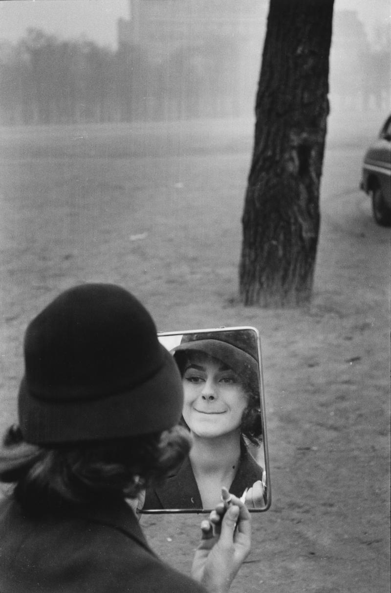 Paris, 1958 © Elliott Erwitt / Magnum Photos, courtesy OstLicht. Galerie für Fotografie