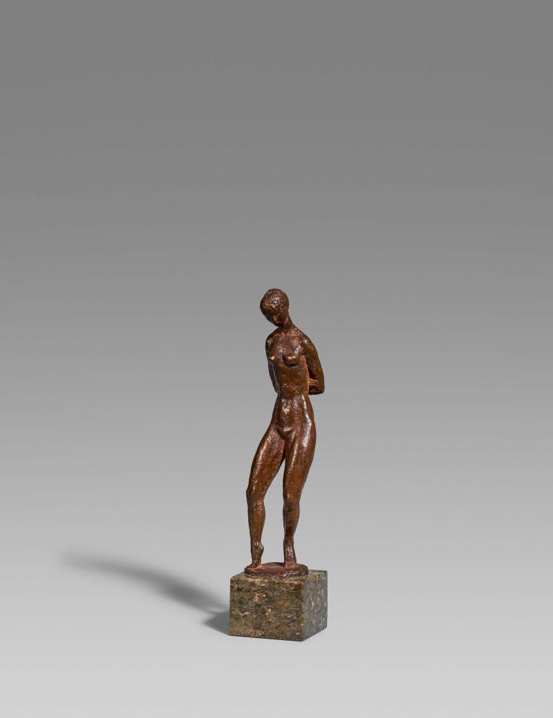 Renée Sintenis (1888 – 1965)  Tänzerin | 1913 (Entwurf) | Bronze, braun patiniert | 19 x 4 x 4 cm Ergebnis: 55.470 Euro