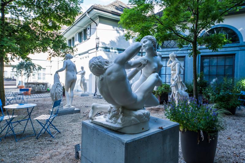 Blick in den Skulpturengarten, Foto: Ruedi Habegger, Antikenmuseum Basel und Sammlung Ludwig