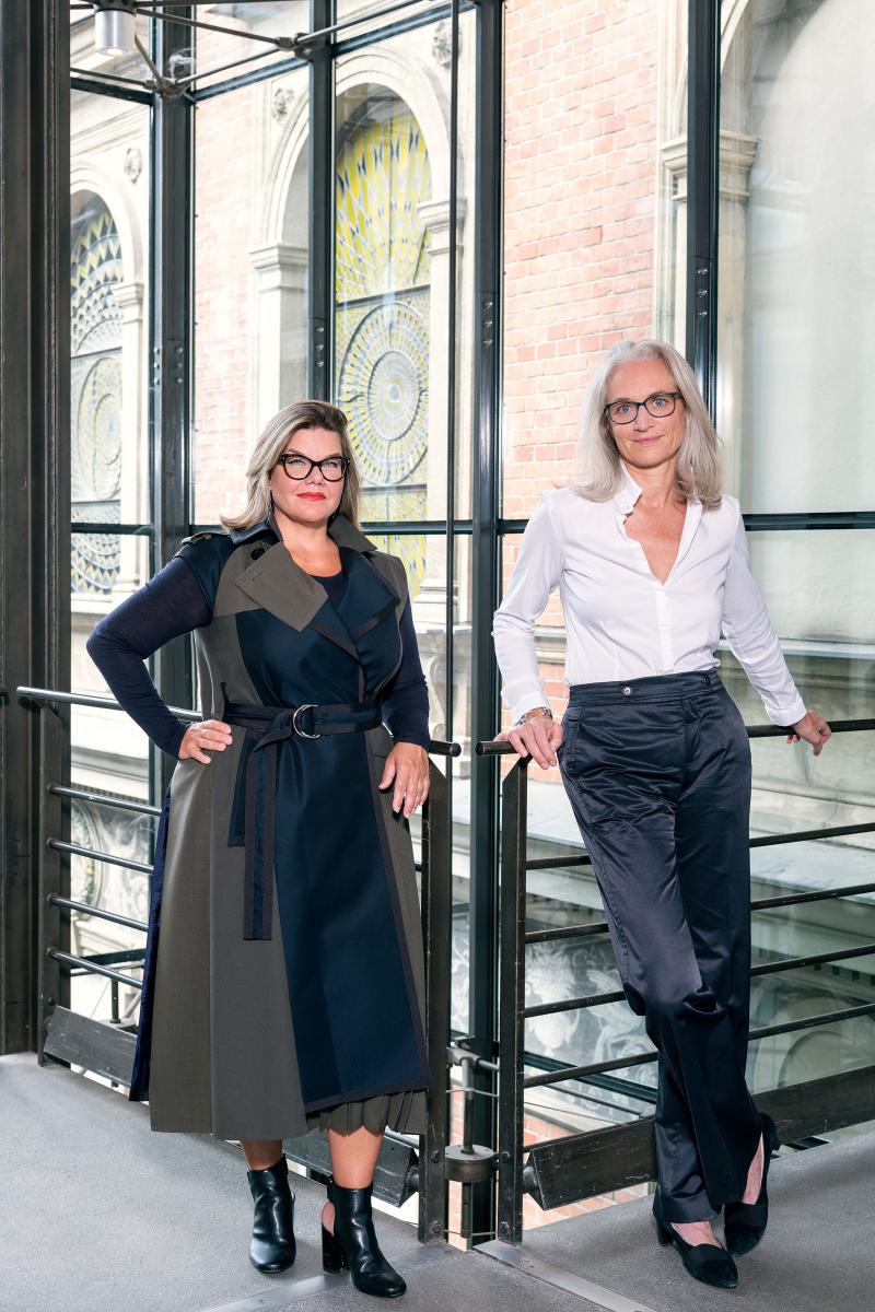 Lilli Hollein, Generaldirektorin und wissenschaftliche Geschäftsführerin, und Teresa Mitterlehner-Marchesani, Wirtschaftliche Geschäftsführerin, MAK, 2021  © Katharina Gossow/MAK