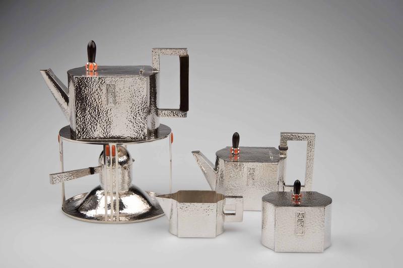 Josef Hoffmann, Teeservice für die Wiener Werkstätte, Metall, 1903 © MAK/Katrin Wißkirchen