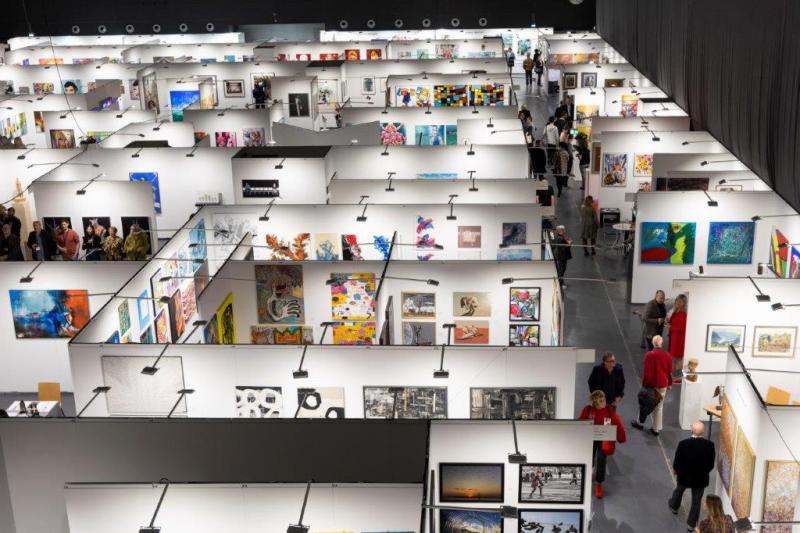 DieFotografen Blick von der Eröffnungstribüne in die Olympiahalle Innsbruck