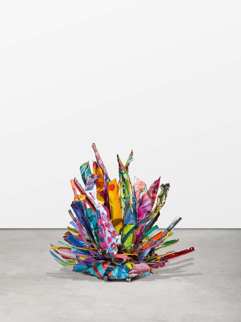 John Chamberlain (1927 – 2011) “Fourdoorcoupe” | 2007 | Stahl, verchromt und lackiert | 130 x 135 x 120 cm Schätzpreis: € 300.000 – 500.000