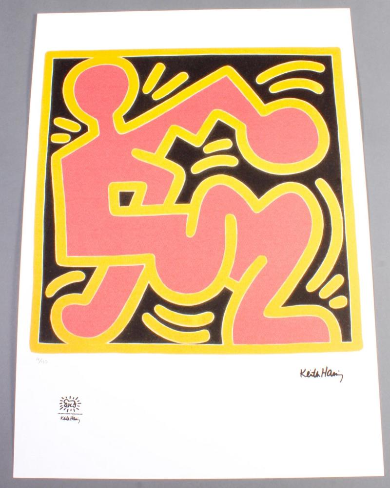 Los-Nr. 9  Keith Haring, Farblithografie  Farblithografie im Stein signiert, gemarkt und Pressmarke, The Keith Haring Foundation Inc,; 10/150. Blattmaß ca. 70 x 50 cm. Ausruf: 180,00 €