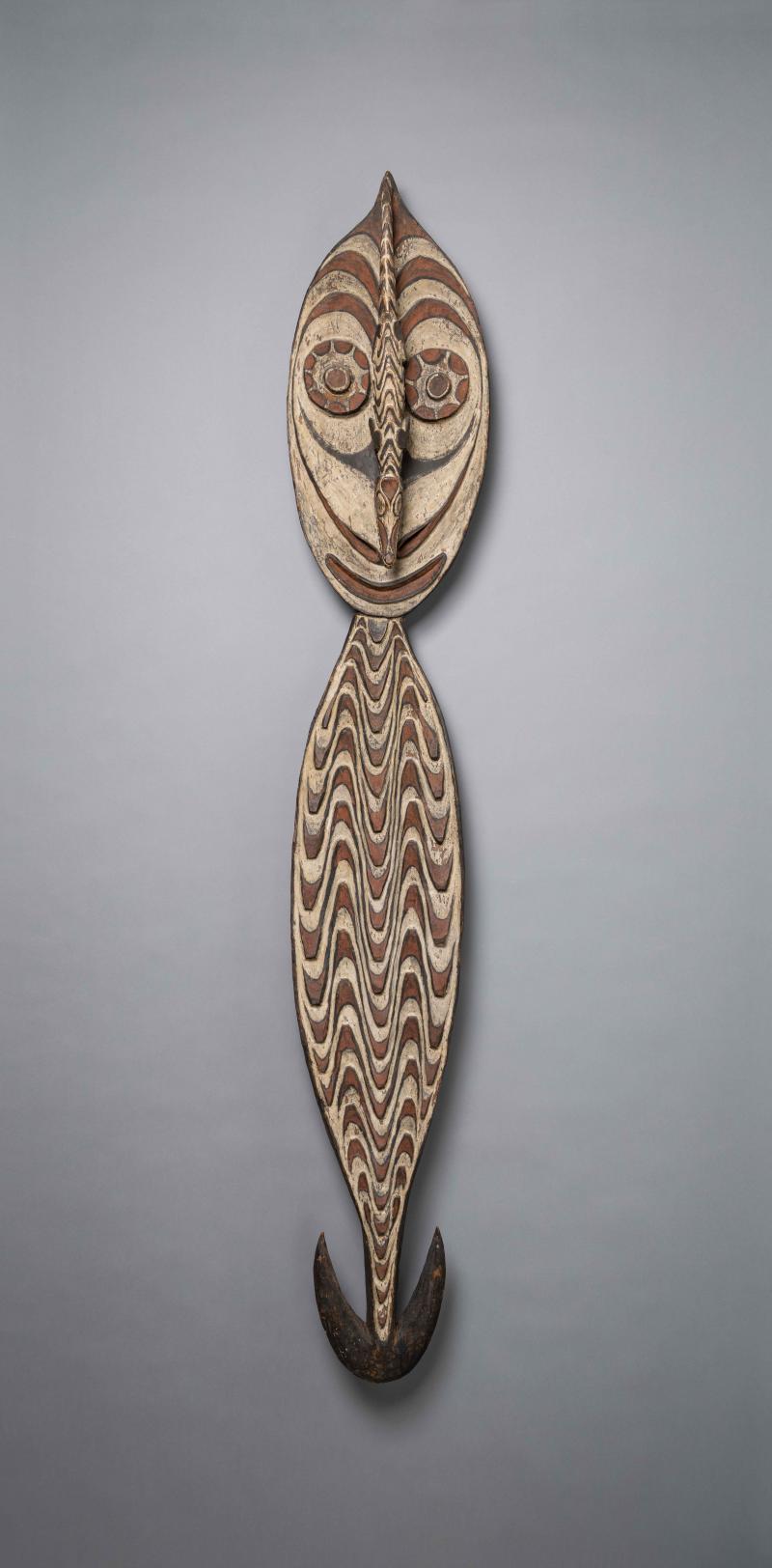 Aufhängehaken Figürlich gestaltete Haken zum Aufhängen von Gegenständen... Mittelsepik, Papua-Neuguinea; frühes 20. Jh. Hersteller*in: unbekannt Holz, Pigmente Slg. Serge Brignoni, 1956; Inv.-Nr. 118876 Copyright: Linden-Museum Stuttgart, Foto: Dominik Drasdow