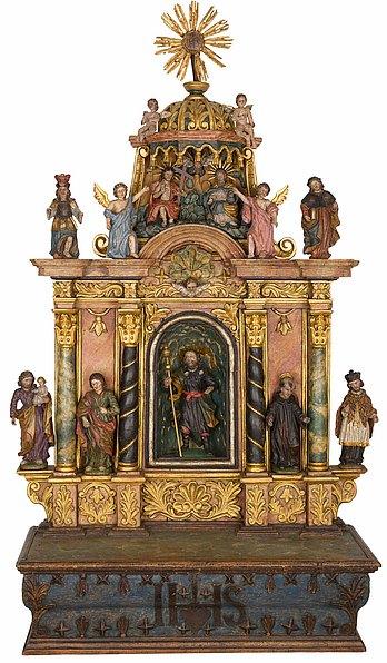 Frühbarocker Hausaltar Österreich/süddeutsch, um 1700 Holz geschnitzt, polychrom gefasst und blattvergoldet, 106 x 54 x 22 cm Bild: Lilly’s Contemporary Art Exclusive Antiques