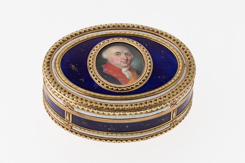 LOT 238 Louis-XVI-Goldtabatière  4,000 EUR