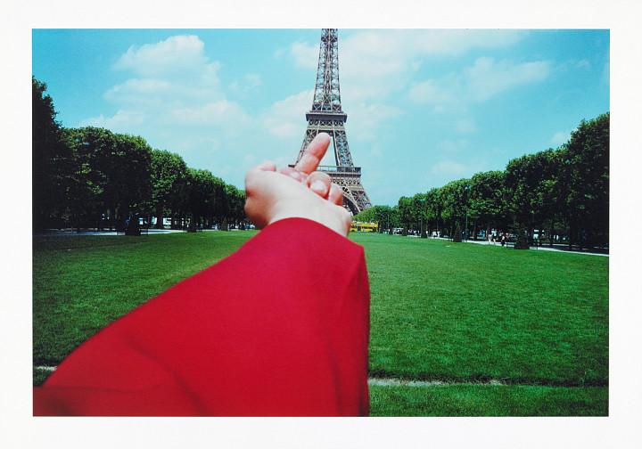 Ai Weiwei | Study of Perspective – Eiffel Tower, 1999 | ALBERTINA, Wien – Sammlung ESSL | Foto: Mischa Nawrata © 2022 Ai Weiwei