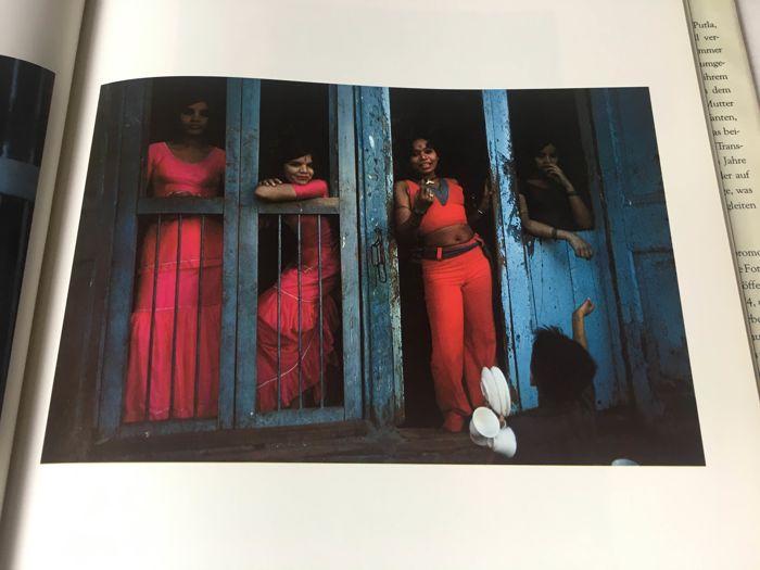 Signed; Mary Ellen Mark - Bombay Falkland Road - 1981 No. 61209863 Expert's estimate € 250 - € 300