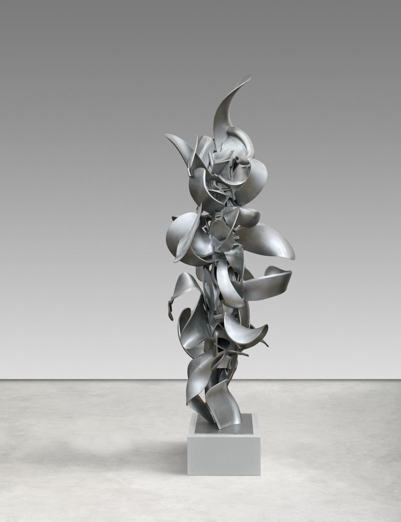 Tony Cragg (1949) „Industrial Nature” | 2018 | Aluminiumguss | 280 x 120 x 100 cm Ergebnis: € 275.000