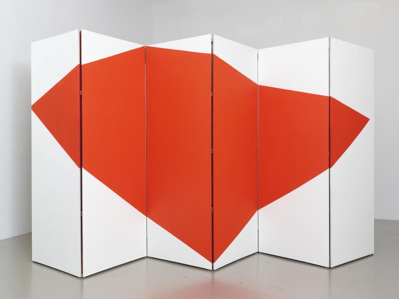 Leon Polk Smith, „Seven Involvements in One“ (A) „Correspondence Red White“, 1966Malerei auf Leinwand I Painting on canvas, 220 x 400 x 4 cm (insgesamt I overall)© 2023, ProLitteris, Zürich, Leon Polk Smith Foundation; Courtesy Lisson Gallery