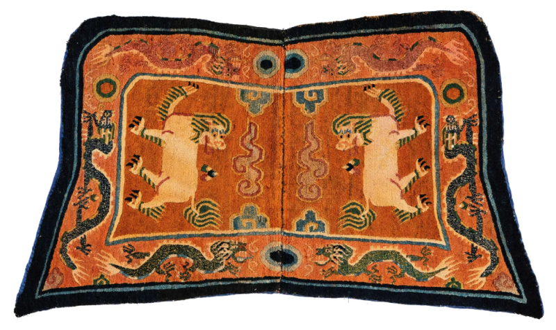 Tibet Saddle Cover 120 x 66 cm (3' 11" x 2' 2") Tibet, ca. 1900 Starting bid: € 400