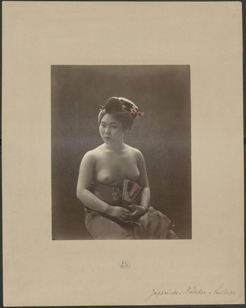 Raimund von Stillfried, Fotografie eines japanischen Mädchens, 1863–1883, Albuminabzug, handkoloriert © MAK