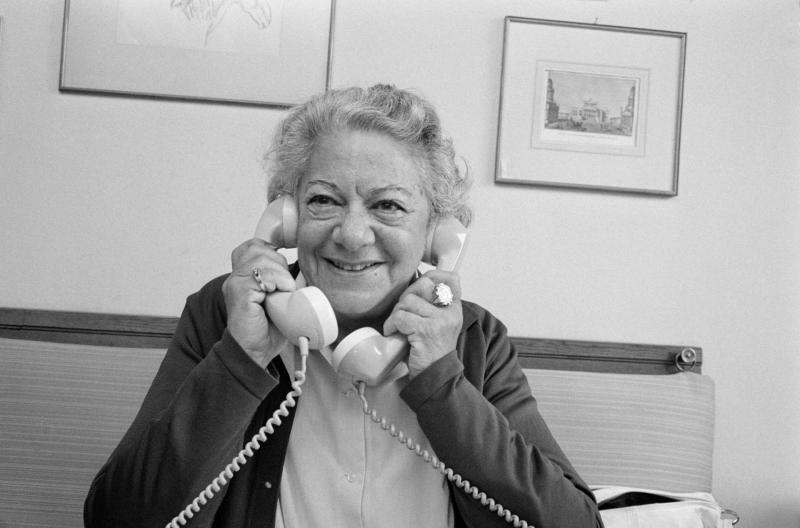 Elli Silman in ihrer Agentur, 1974, Stadtarchiv München, Foto: Heinz Gebhardt