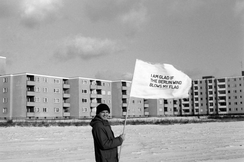 Endre Tót, Berlin TÓTalJOYS, Westberlin, 1979 photo by Herta Paraschin.