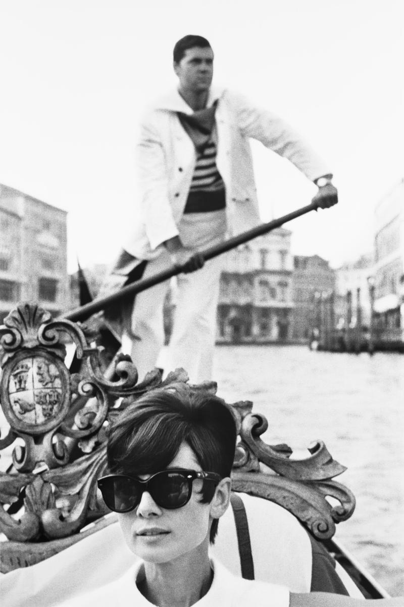 Yul Brynner Audrey H. in Venice (c) Leitz Photographica Auction – Yul Brynner