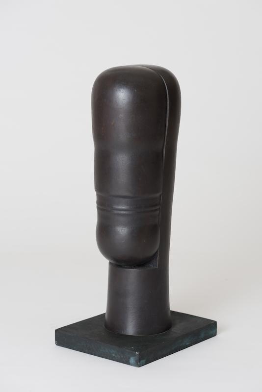 Joannis Avramidis, Kopf I 1966 Bronze 36 × 13,2 × 16,8 cm (14,2 × 5,2 × 6,6 in)