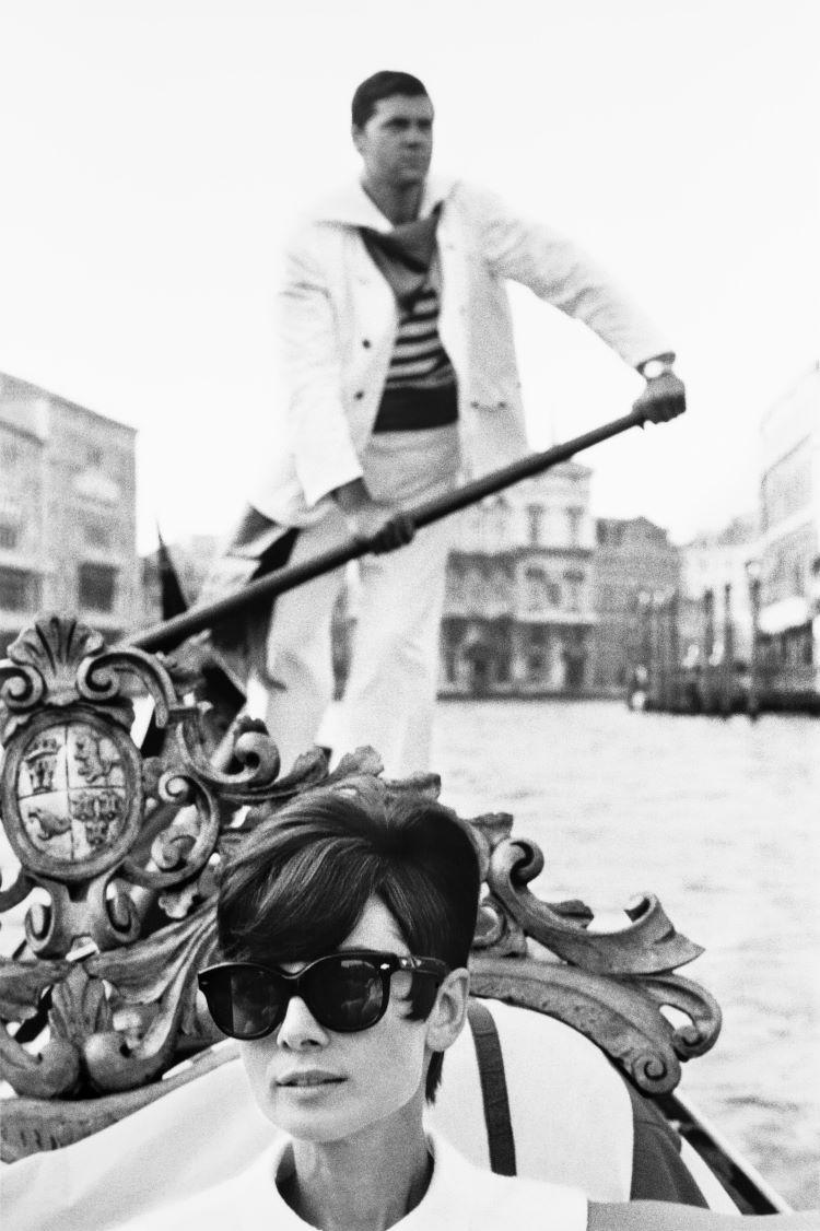 Yul Brynners Fotografie "Audrey Hepburn in Venice, 1965" (c) Leitz Photographica Auction – Yul Brynner