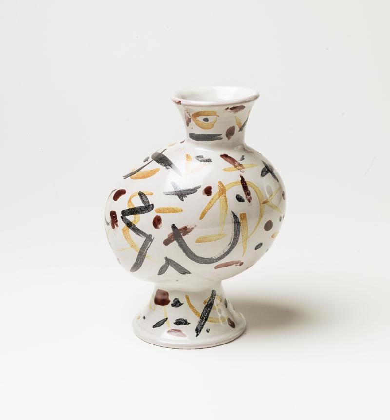 Willi Baumeister Bauchige Vase in Vogelform no. 1, 1955 Keramik, 27 x 20 cm Privatsammlung © VG Bild-Kunst, Bonn 2023 Foto: Archiv Baumeister im Kunstmuseum Stuttgart