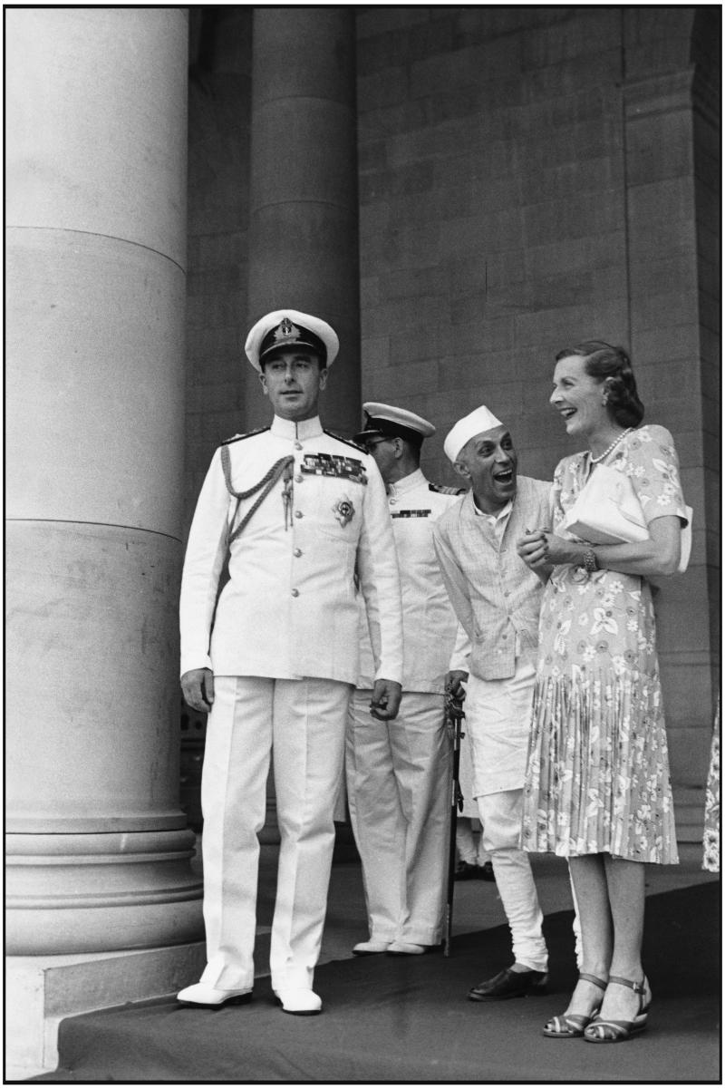 Henri Cartier-Bresson: Lord and Edwina Mountbatten with Nehru, Delhi, India, 1947 © 2023 Fondation Henri Cartier-Bresson / Magnum Photos