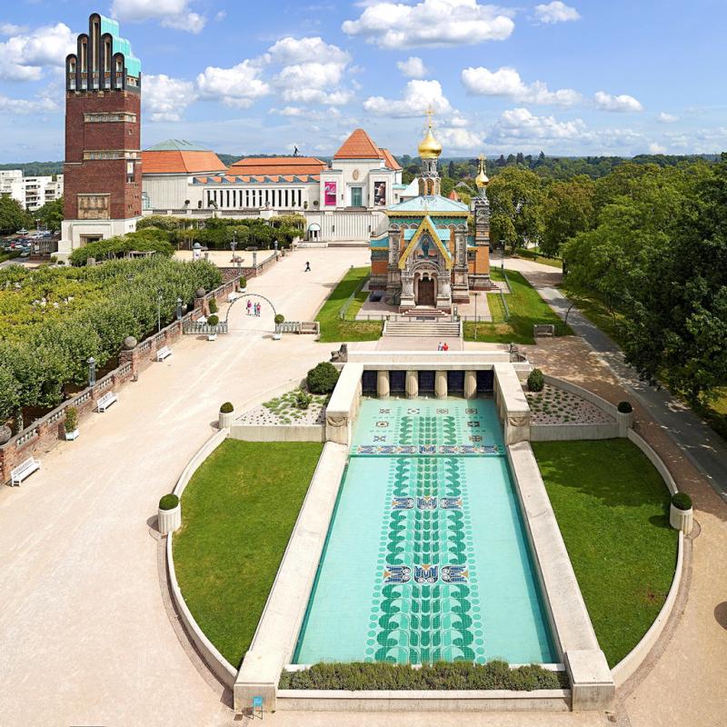 Mathildenhöhe in Darmstadt * Foto: Nikolaus Heiss