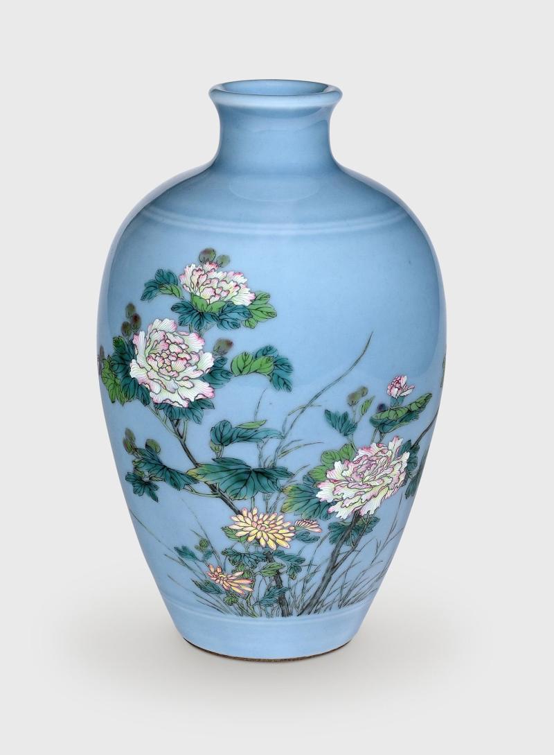 Tang Ying (1691–1756), Vase mit Hibiskus, Chrysantheme und Gedicht, China, Qing-Dynastie, Yongzheng-Ära (1723–1735), MK&G, Schenkung Harold und Ingeborg Hartog, Hamburg, Foto: MK&G/Jörg Arend