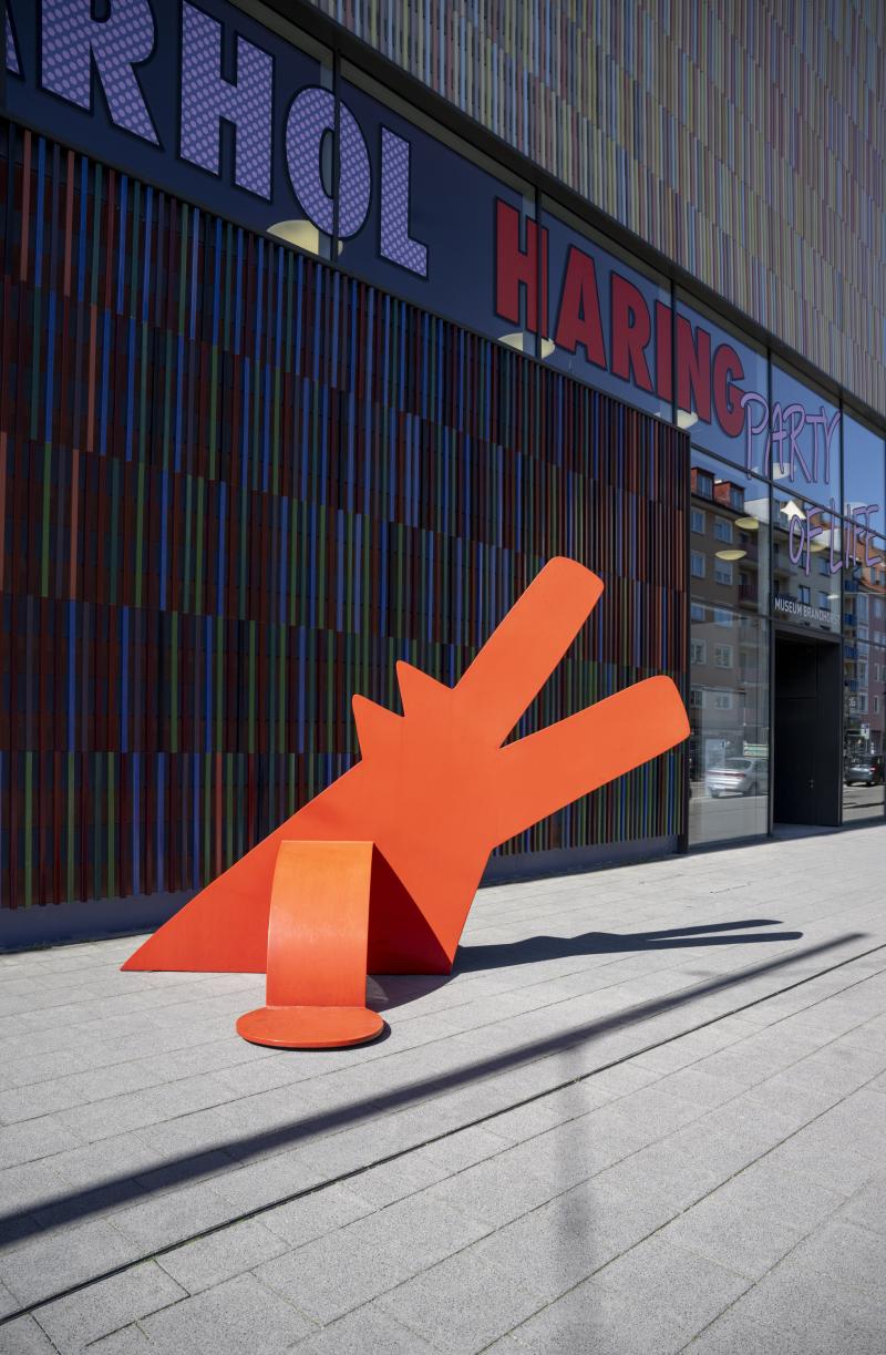 Keith Haring, Red Dog (vor dem Museum Brandhorst), 1987