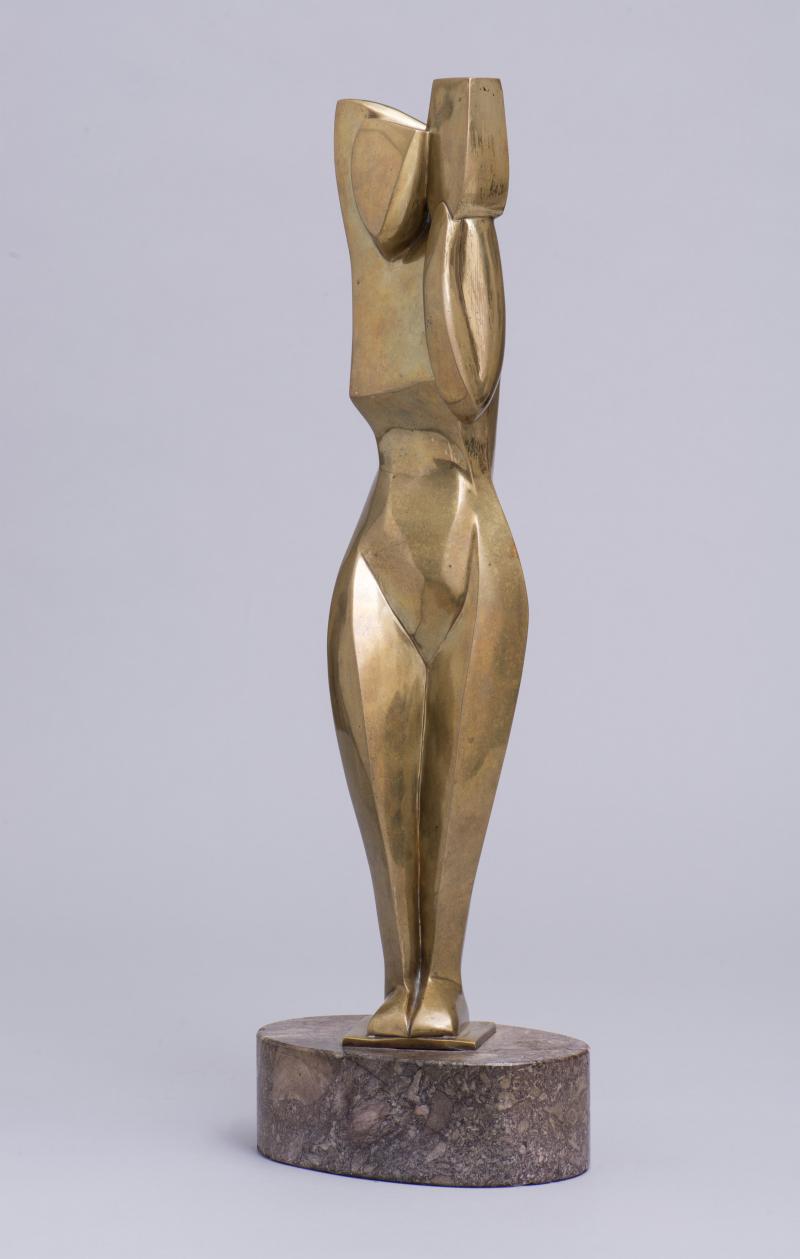 Marg Moll (1884–1977) Stehende mit Krug, 1928 Messing 54 × 21 × 13,5 cm © VG Bild-Kunst 2024 Georg Kolbe Museum, Berlin © Georg Kolbe Museum, Foto: Markus Hilbich ￼￼￼￼￼￼