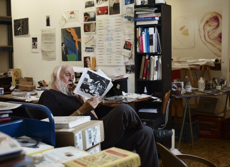 John Baldessari at his studio in Santa Monica on 15 June, 2009. Courtesy of Frank Bauer / Getty Images