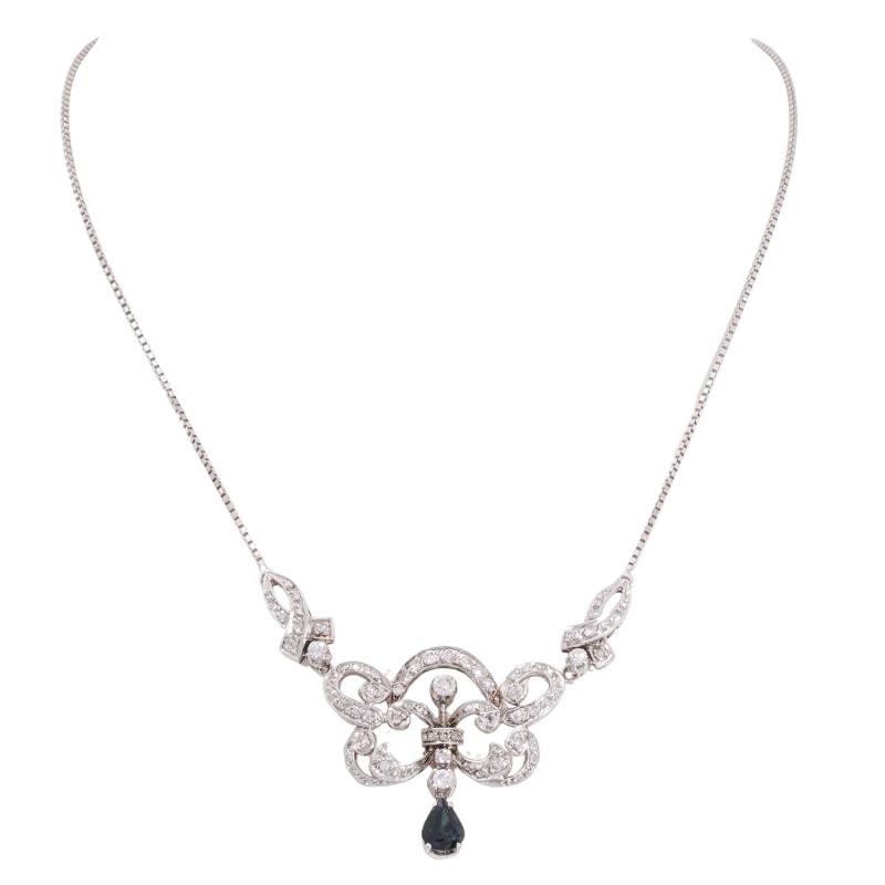 Collier mit Saphir und Diamanten Startpreis (inkl. Aufgeld): 460 EUR Schätzpreis: 460 EUR - 550 EUR