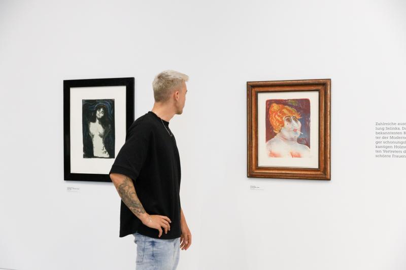 Impression der Ausstellung "Ebenso wie es dem Selfmademan"