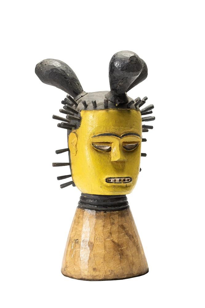 Kopfaufsatz-Maske, Old-Calabar, Nigeria, vor 1905, Holz, bemalt, 35,6 x 17,8 x 19 cm, Provenienz: M. v. Stefenelli, Inv.-Nr. 07-85 © Museum Fünf Kontinente, Foto: Nicolai Kästner